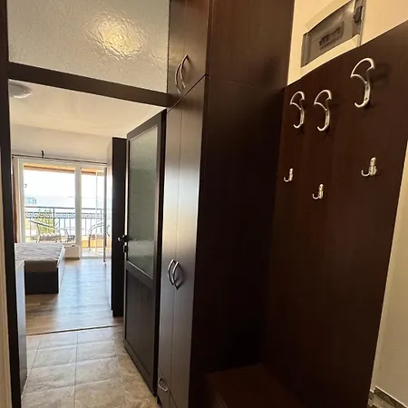 Marina Bay Saint Vlas Apartman *
